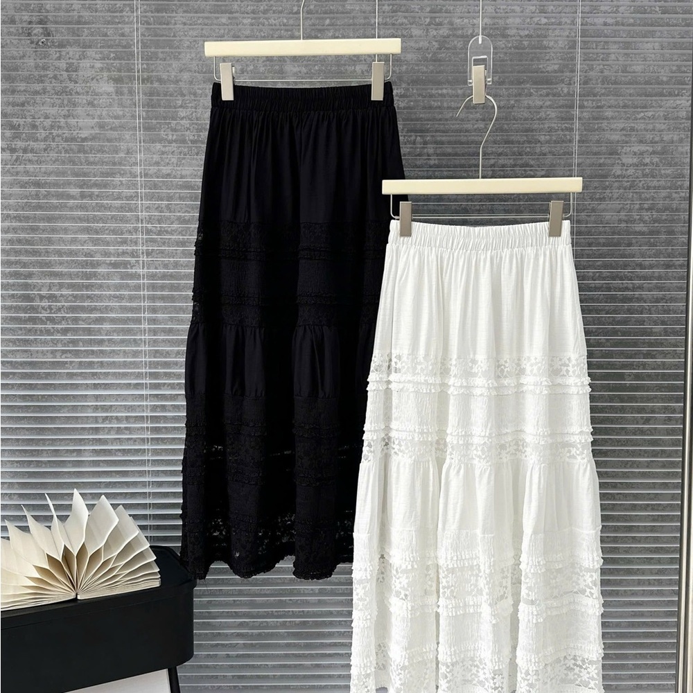 Elegant White Lace Skirt - image 6